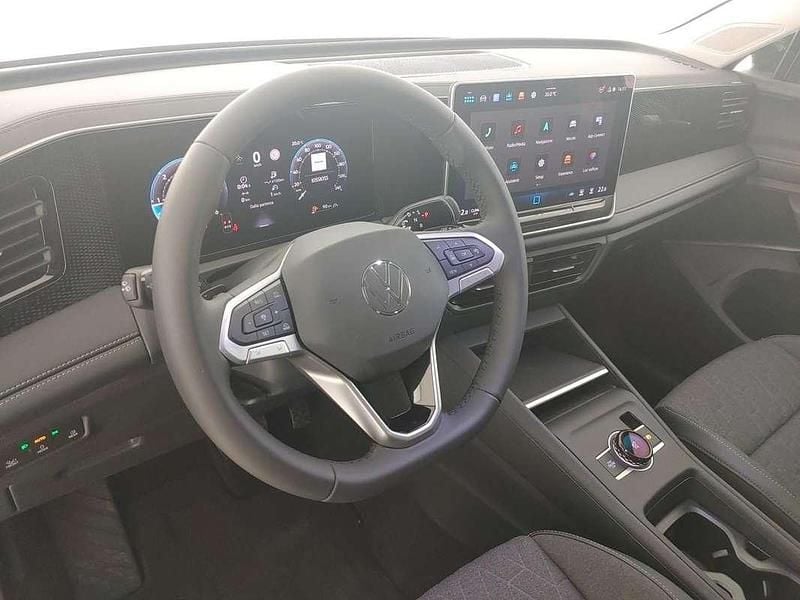 Usata VW Tiguan 131 CV (96 kW) 2024 Nero SUV