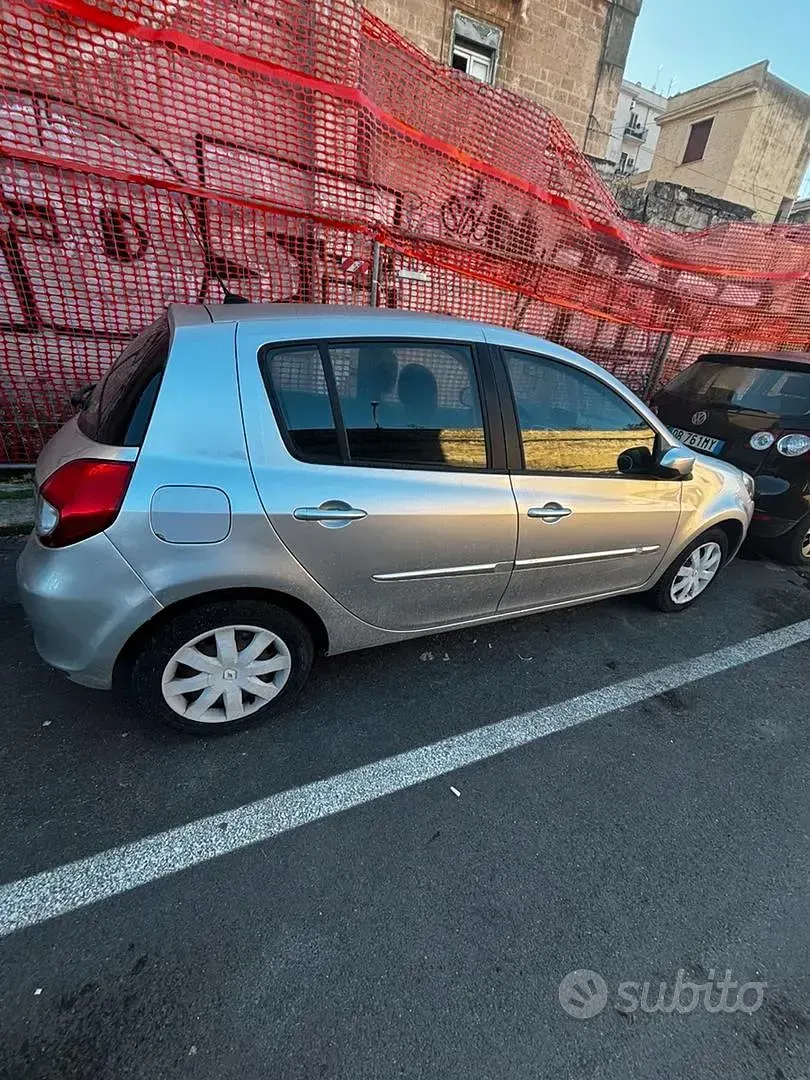 Usata Renault Clio 68 CV (50 kW) 2012 Grigio Utilitaria
