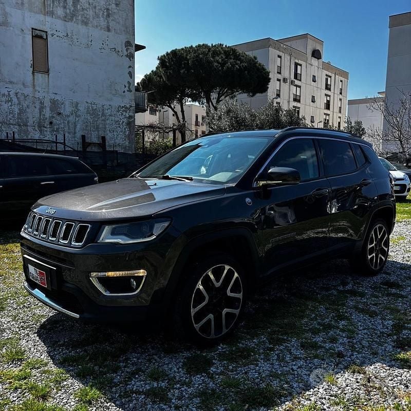 Usata Jeep Compass Limited 140 CV (102 kW) 2017 Grigio SUV