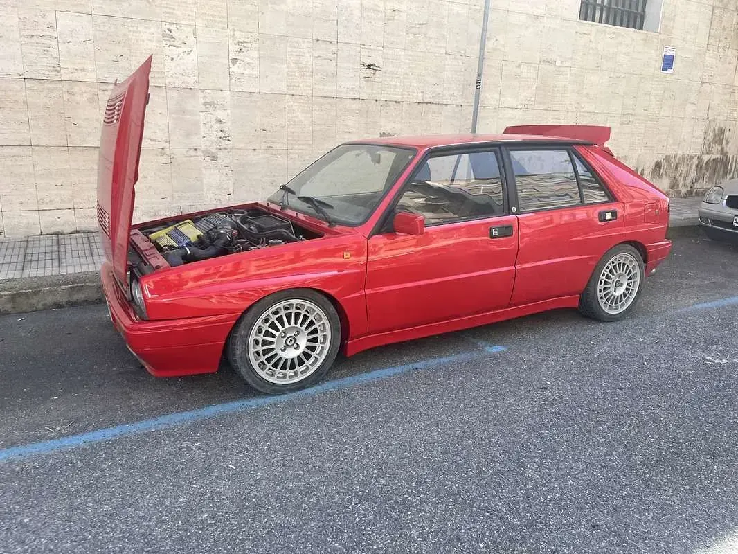 Usata Lancia Delta 196 CV (144 kW) 1990 Rosso Utilitaria