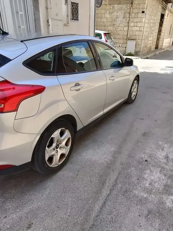 Usata Ford Focus S 120 CV (88 kW) 2016 Grigio Berlina