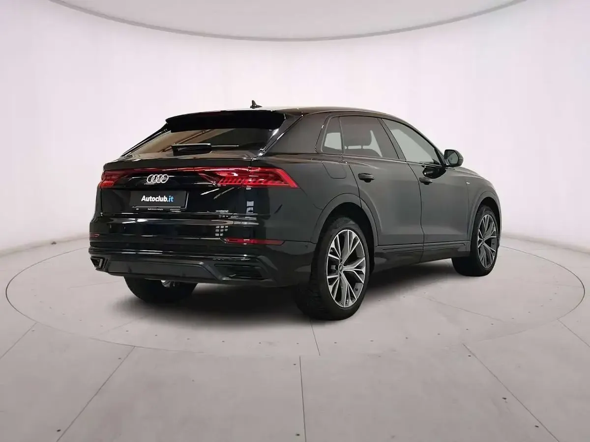 Usata Audi Q8 S-Line 286 CV (210 kW) 2023 Nero SUV