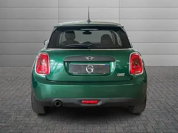 Usata Mini Cooper 75 CV (55 kW) 2019 Island blue met Utilitaria