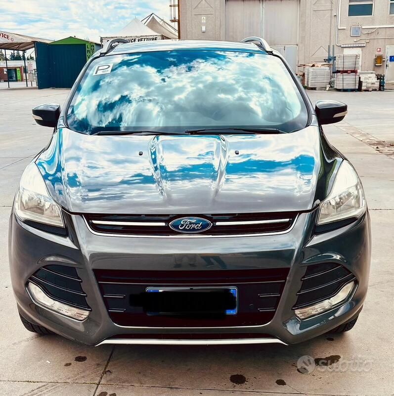 Usata Ford Kuga Titanium 163 CV (119 kW) 2017 Grigio SUV