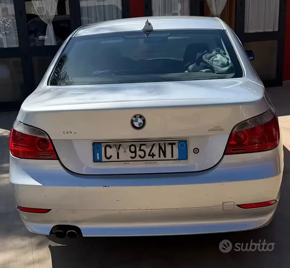 Begagnad BMW 330 231 HK (169 kW) 2005 Grå Sedan