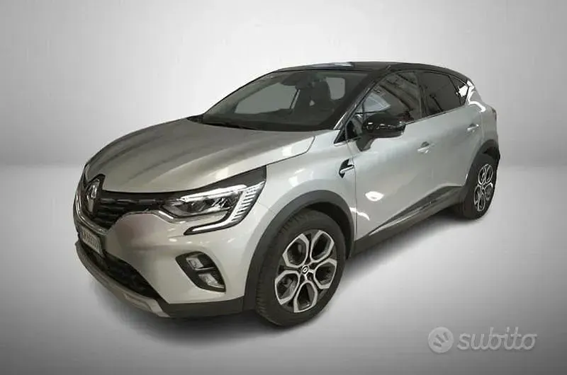 Usata Renault Captur Techno 101 CV (74 kW) 2023 Grigio SUV