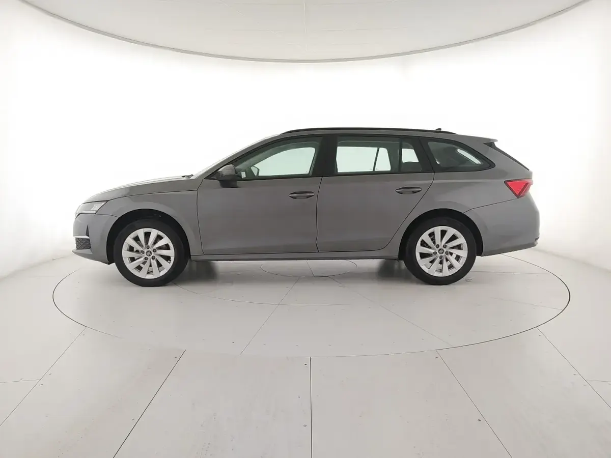 Nuova Skoda Octavia Executive 150 CV (110 kW) 2026 Grigio graphite metallizzato Station wagon