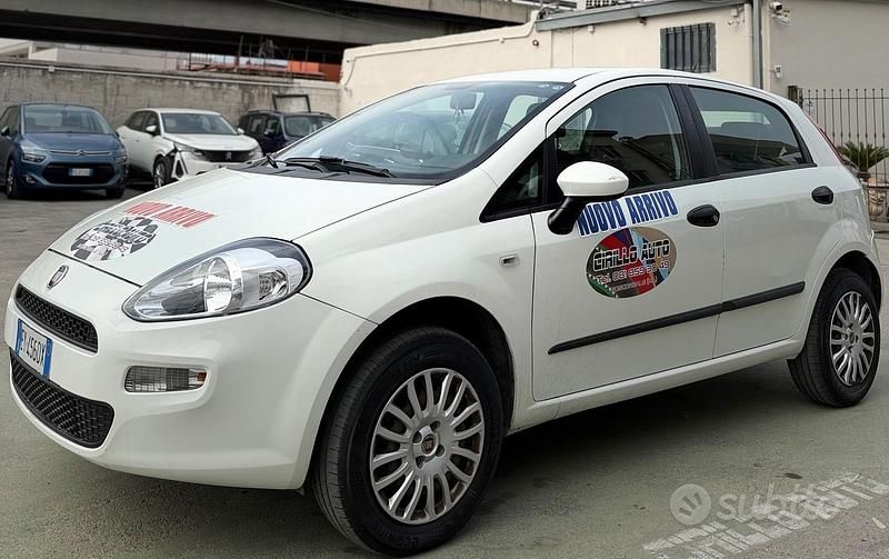 Gebraucht Fiat Punto 77 PS (56 kW) 2015 Weiß Kleinwagen