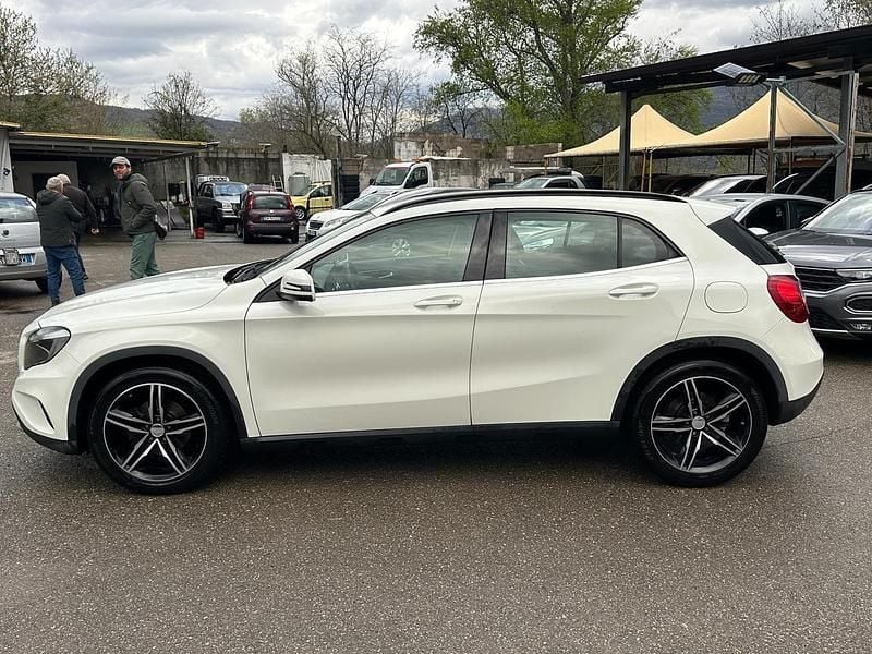 Usata Mercedes GLA180 Premium 110 CV (80 kW) 2016 Bianco SUV