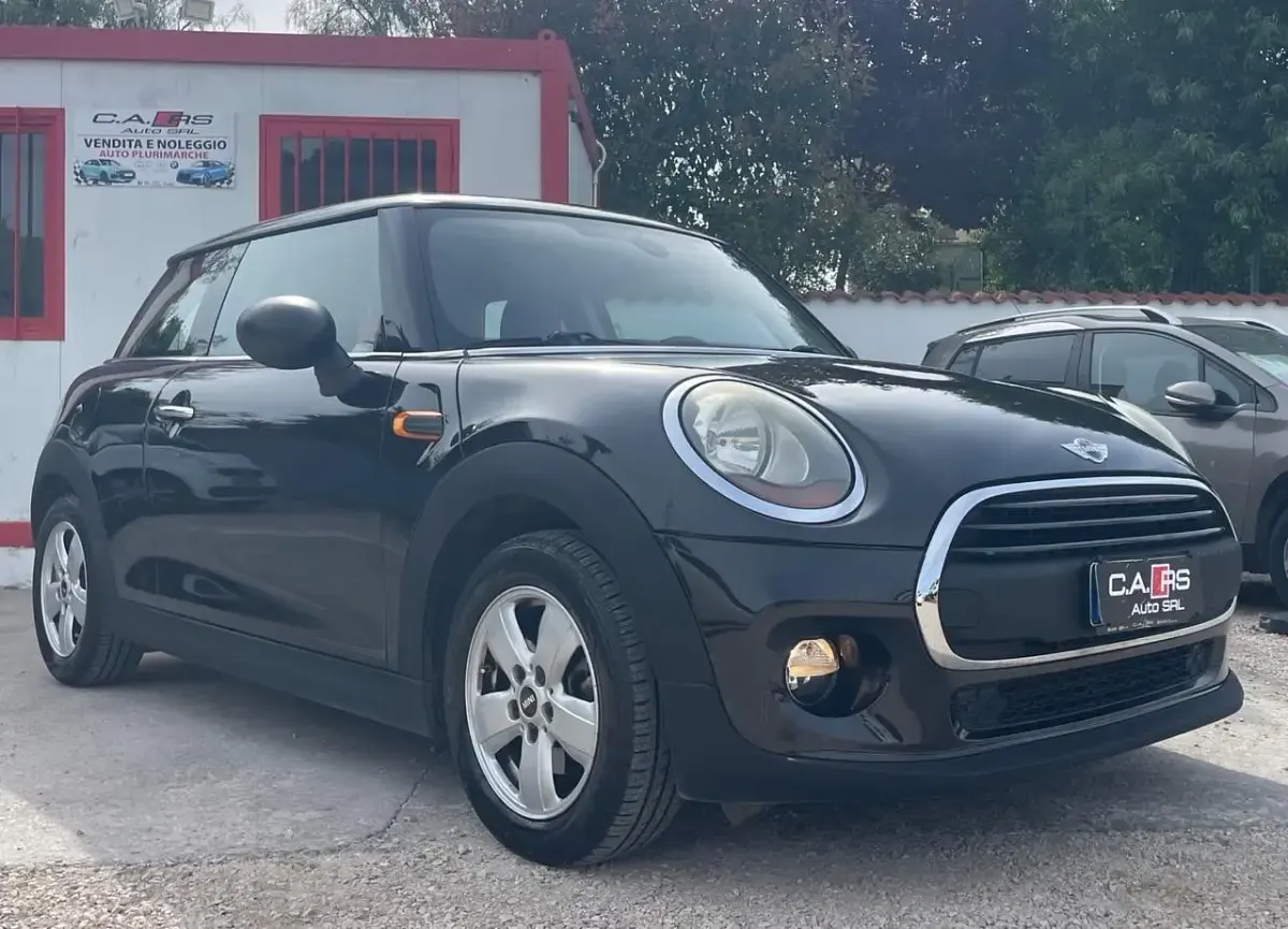 Begagnad Mini One D 95 HK (69 kW) 2015 Svart Halvkombi