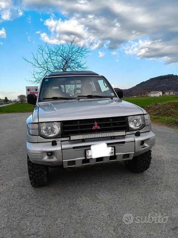 Usata Mitsubishi Pajero 2000 Grigio SUV