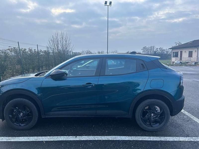 Usata Alfa Romeo Junior 136 CV (100 kW) 2024 Blu/azzurro SUV