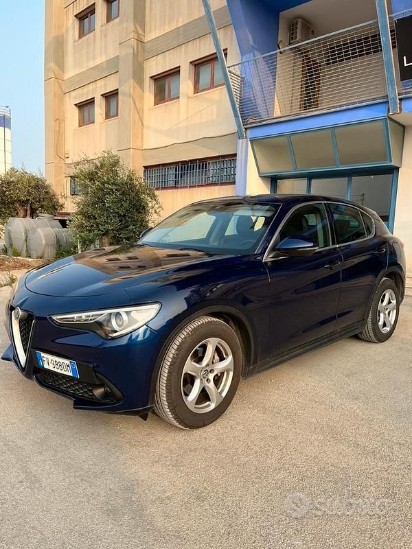 Usata Alfa Romeo Stelvio 180 CV (132 kW) 2018 Blu SUV