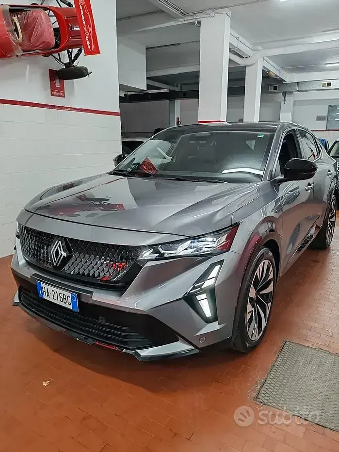 Usata Renault Rafale Techno 131 CV (96 kW) 2025 Grigio SUV