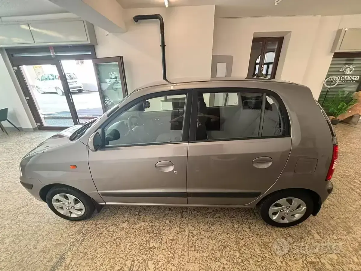 Usata Hyundai Atos Active 59 CV (43 kW) 2004 Grigio Utilitaria