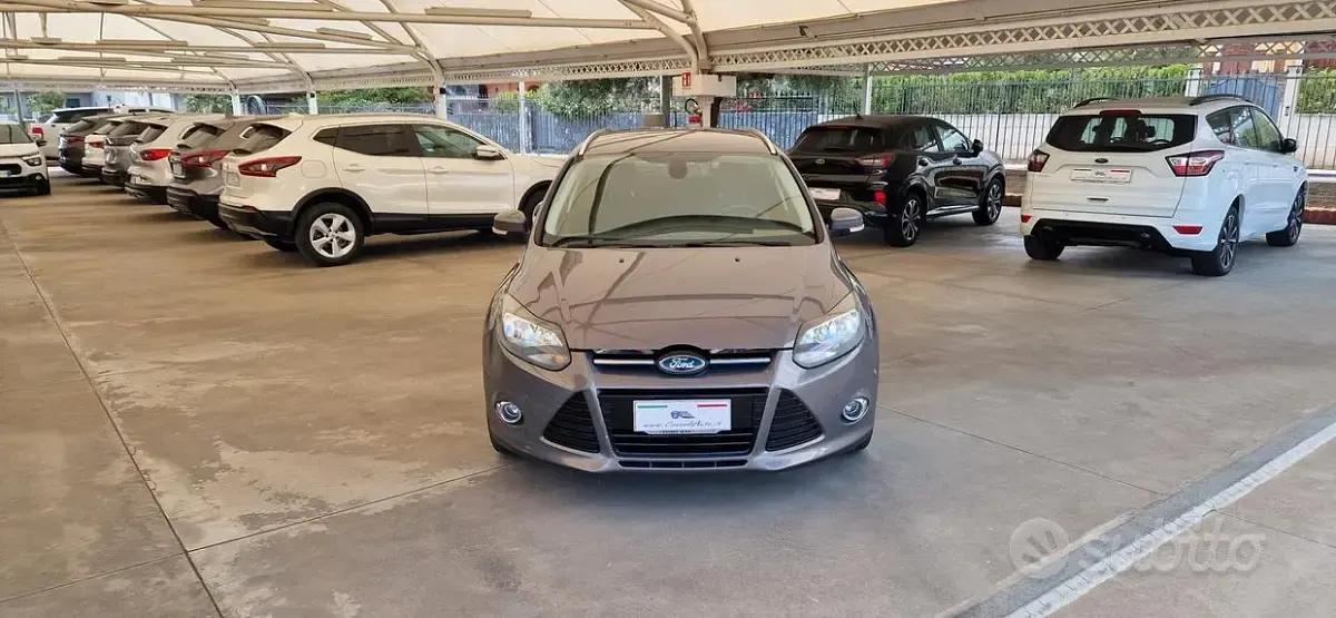 Usata Ford Focus Titanium 116 CV (85 kW) 2011 Grigio Station wagon