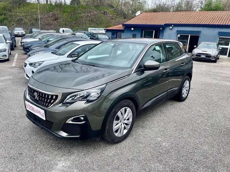 Usata Peugeot 3008 Business-Line 131 CV (96 kW) 2019 Verde SUV