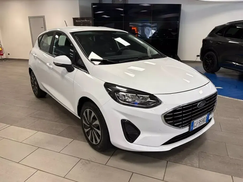 Usata Ford Fiesta Titanium 75 CV (55 kW) 2022 Bianco pastello Utilitaria