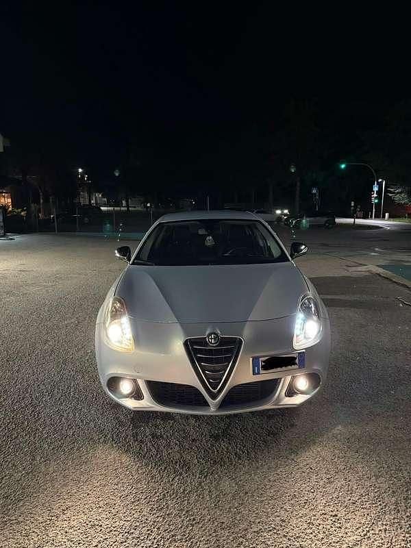 Usata Alfa Romeo Giulietta Progression 140 CV (102 kW) 2013 Utilitaria