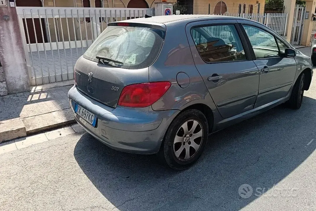 Usata Peugeot 307 109 CV (80 kW) 2004 Grigio Berlina