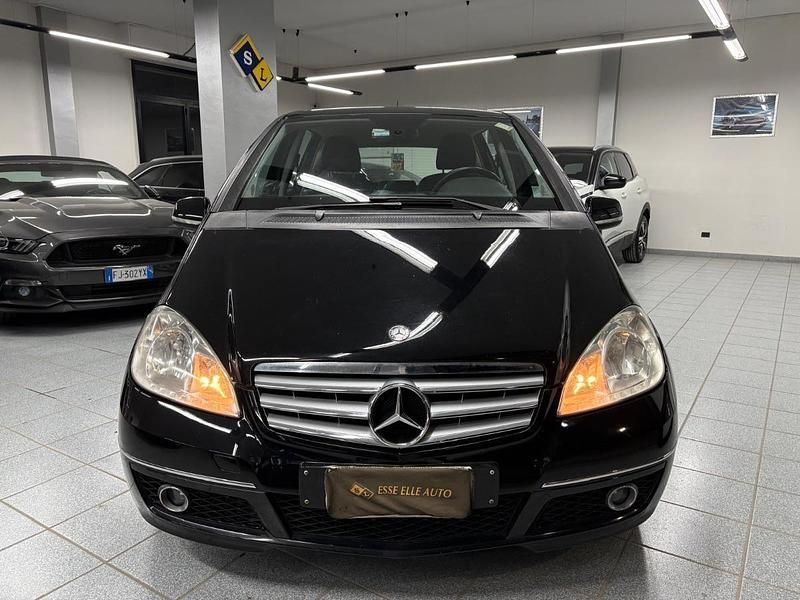 Usata Mercedes A180 Avantgarde 110 CV (80 kW) 2010 Nero Utilitaria