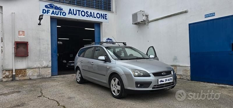 Usata Ford Focus S 109 CV (80 kW) 2006 Grigio Station wagon