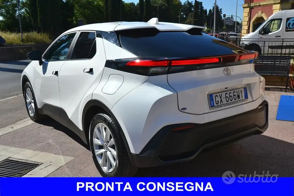 Usata Toyota C-HR 98 CV (72 kW) 2025 Bianco SUV