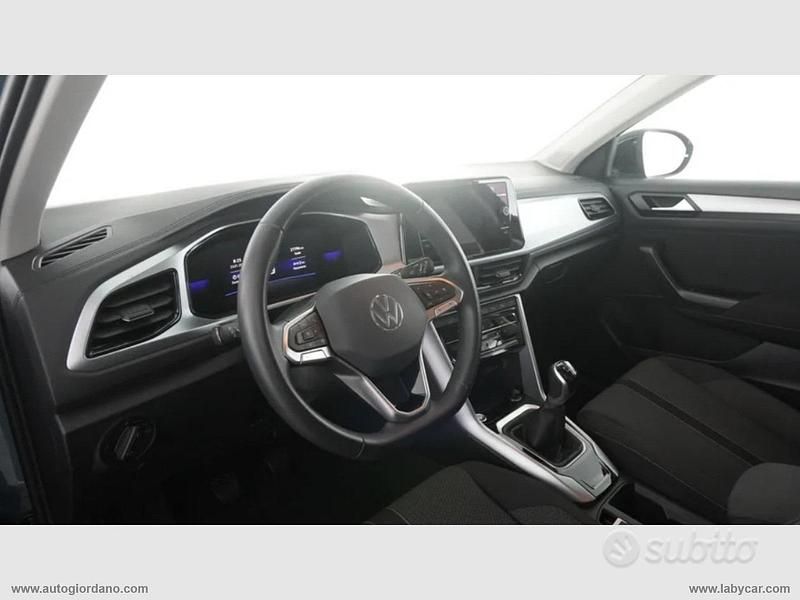 Usata VW T-Roc Edition 110 CV (80 kW) 2024 Grigio SUV