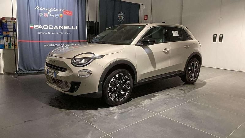 Usata Fiat 600 La Prima 110 CV (80 kW) 2025 Beige SUV