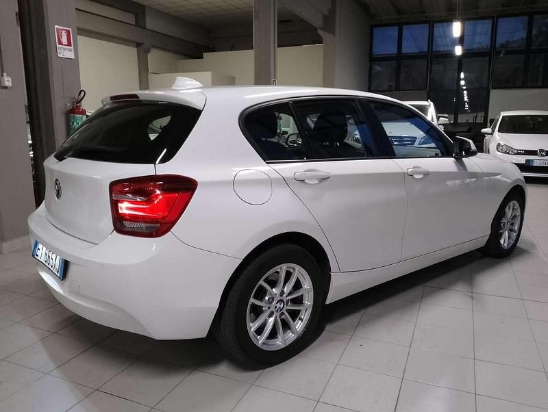 Usata BMW 114 102 CV (75 kW) 2015 Bianco Utilitaria