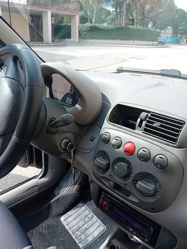 Usata Fiat 600 67 CV (49 kW) 2008 Nero Utilitaria