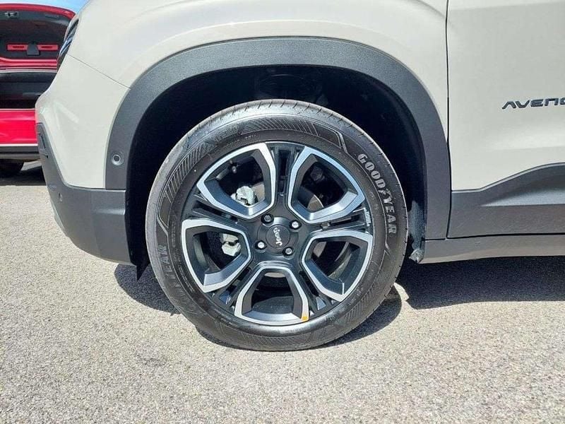 Usata Jeep Avenger Summit 101 CV (74 kW) 2024 Beige SUV