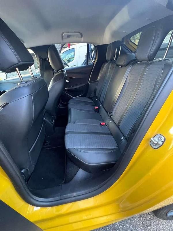 Usata Peugeot 208 Allure 101 CV (74 kW) 2021 Oro Utilitaria