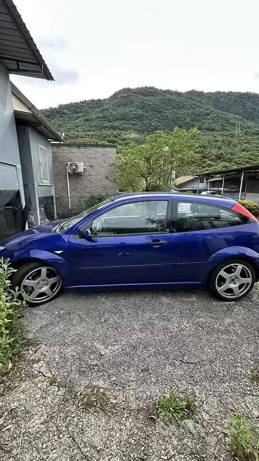 Usata Ford Focus RS 215 CV (158 kW) 2003 Blu Berlina