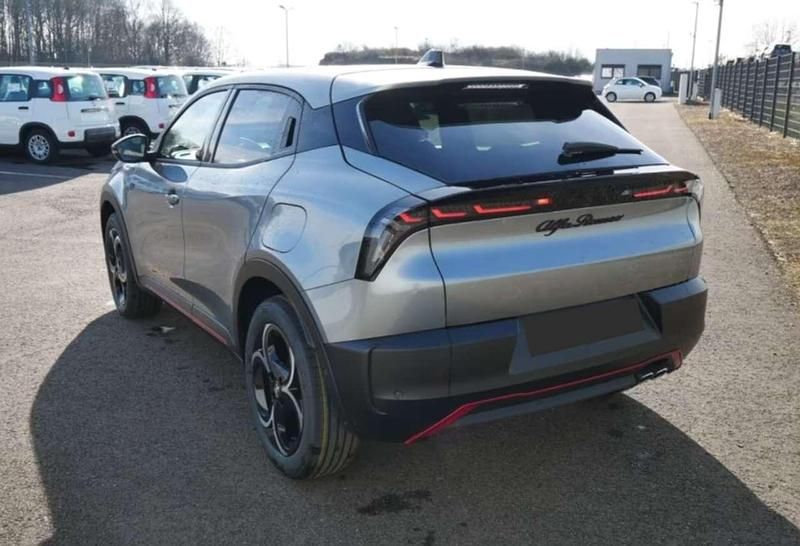 Nuova Alfa Romeo Junior Edizione Speciale 145 CV (106 kW) 2025 Grigio SUV