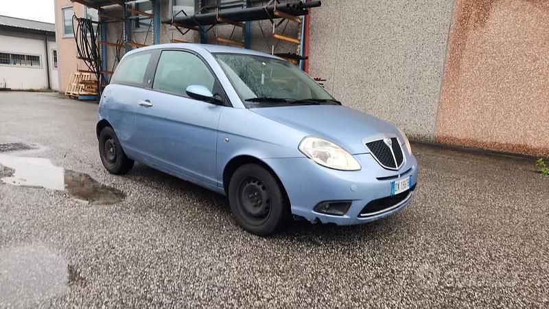 Gebraucht Lancia Ypsilon 60 PS (44 kW) 2009 Blau Kleinwagen
