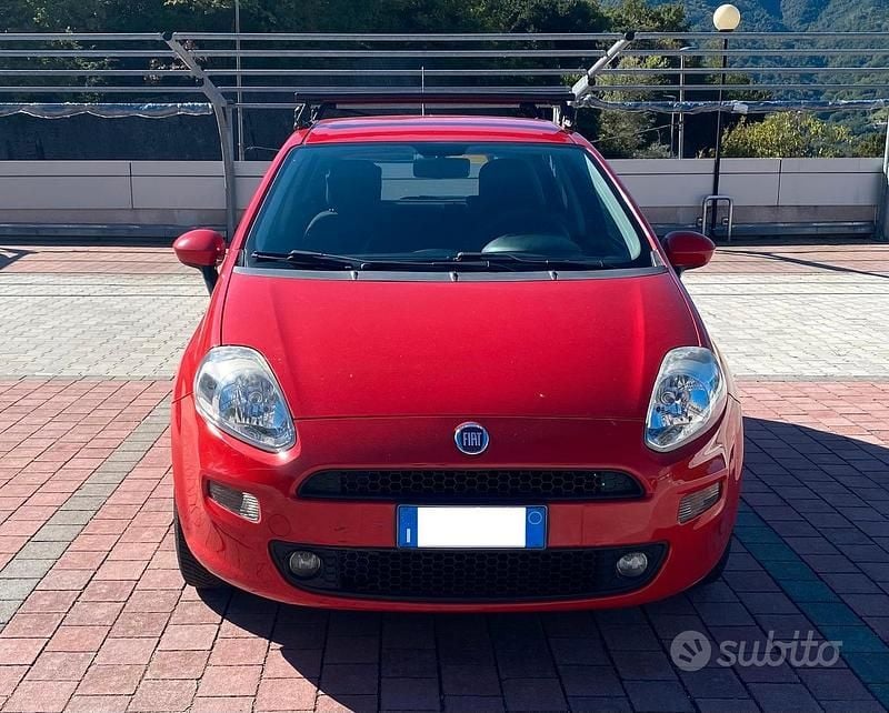 Usata Fiat Punto Street 69 CV (50 kW) 2017 Rosso Utilitaria