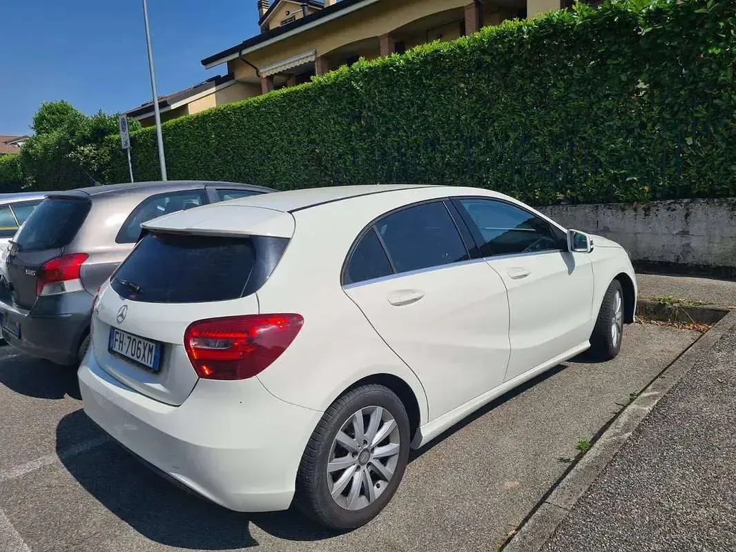 Usata Mercedes A160 Business 102 CV (75 kW) 2017 Bianco Berlina