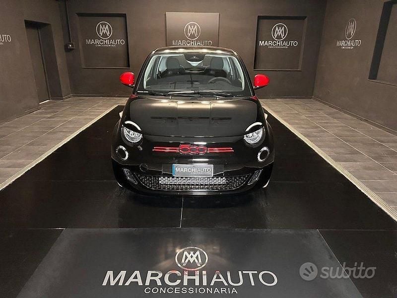 Usata Fiat 500e Red 69 kW (95 CV) 2024 Nero Berlina