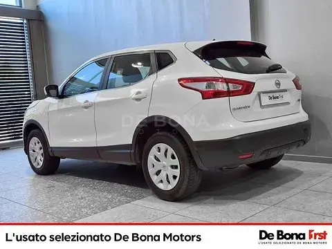 Usata Nissan Qashqai Acenta 110 CV (80 kW) 2015 Bianco SUV