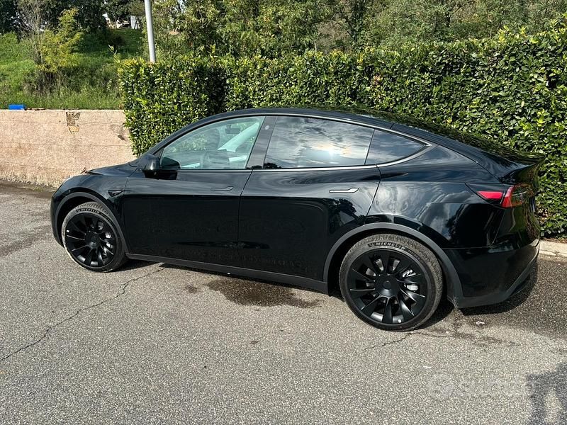 Usata Tesla Model Y 119 kW (163 CV) 2024 Nero SUV