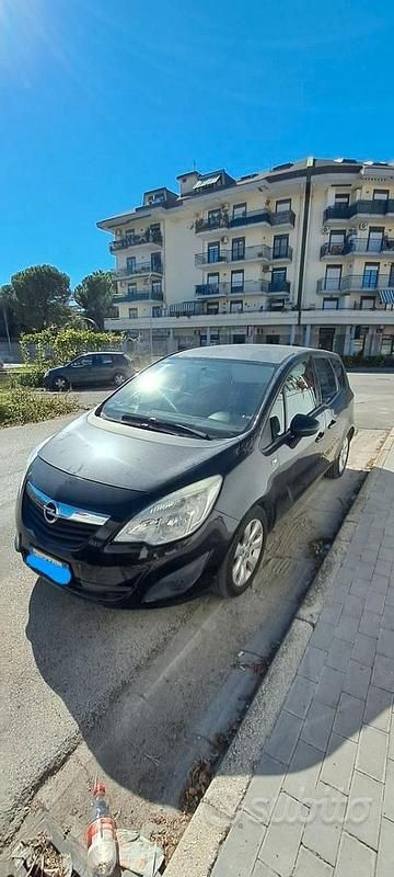 Usata Opel Meriva 95 CV (69 kW) 2011 Nero Monovolume