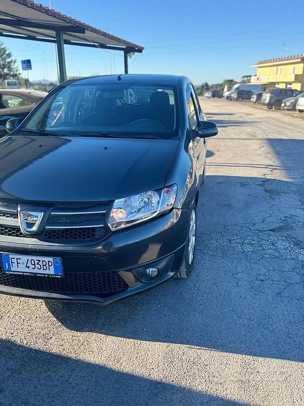 Usata Dacia Sandero 90 CV (66 kW) 2016 Grigio Berlina
