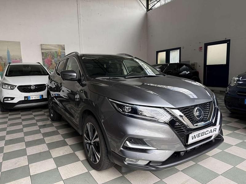 Grigio Usata 2020 Nissan Qashqai SUV | 15.700 € (Buon prezzo) - Immagine 1/4