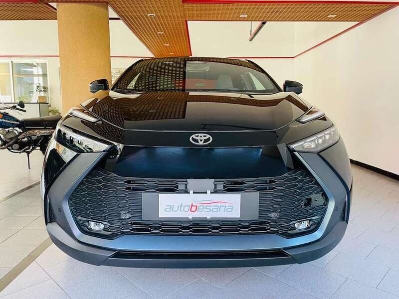 Usata Toyota C-HR Active 98 CV (72 kW) 2024 Grigio SUV