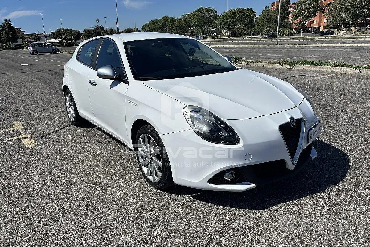 Occasion Alfa Romeo Giulietta 120 ch (88 kW) 2016 Blanc Citadine