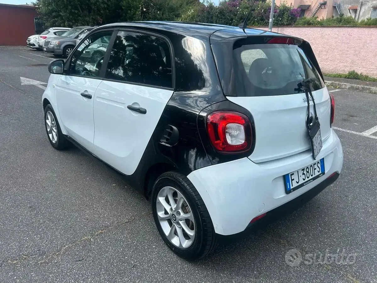 Usata Smart ForFour Passion 71 CV (52 kW) 2017 Bianco Utilitaria