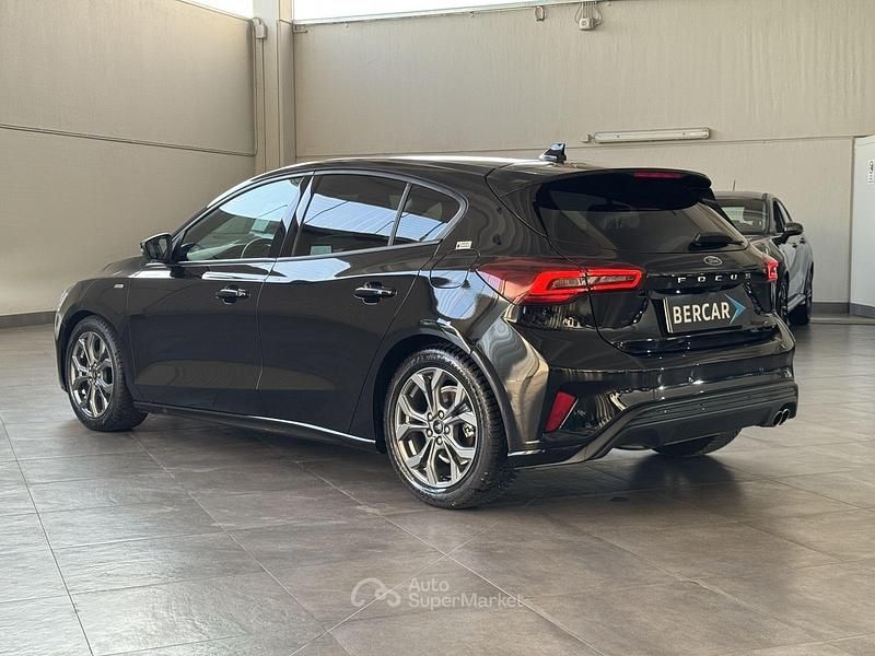Usata Ford Focus ST-Line 116 CV (85 kW) 2025 Nero Utilitaria