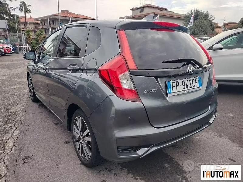 Usata Honda Jazz Elegance 102 CV (75 kW) 2018 Grigio Utilitaria