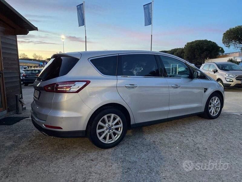 Usata Ford S-MAX Titanium 180 CV (132 kW) 2015 Grigio Monovolume
